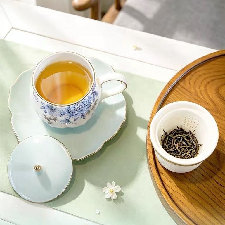 AURATIC Platinum Blue-and-White 3-Piece Lidded Tea Cup Set